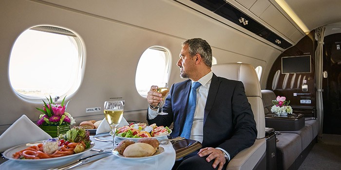 Trends and Innovations in Private Jet Dining